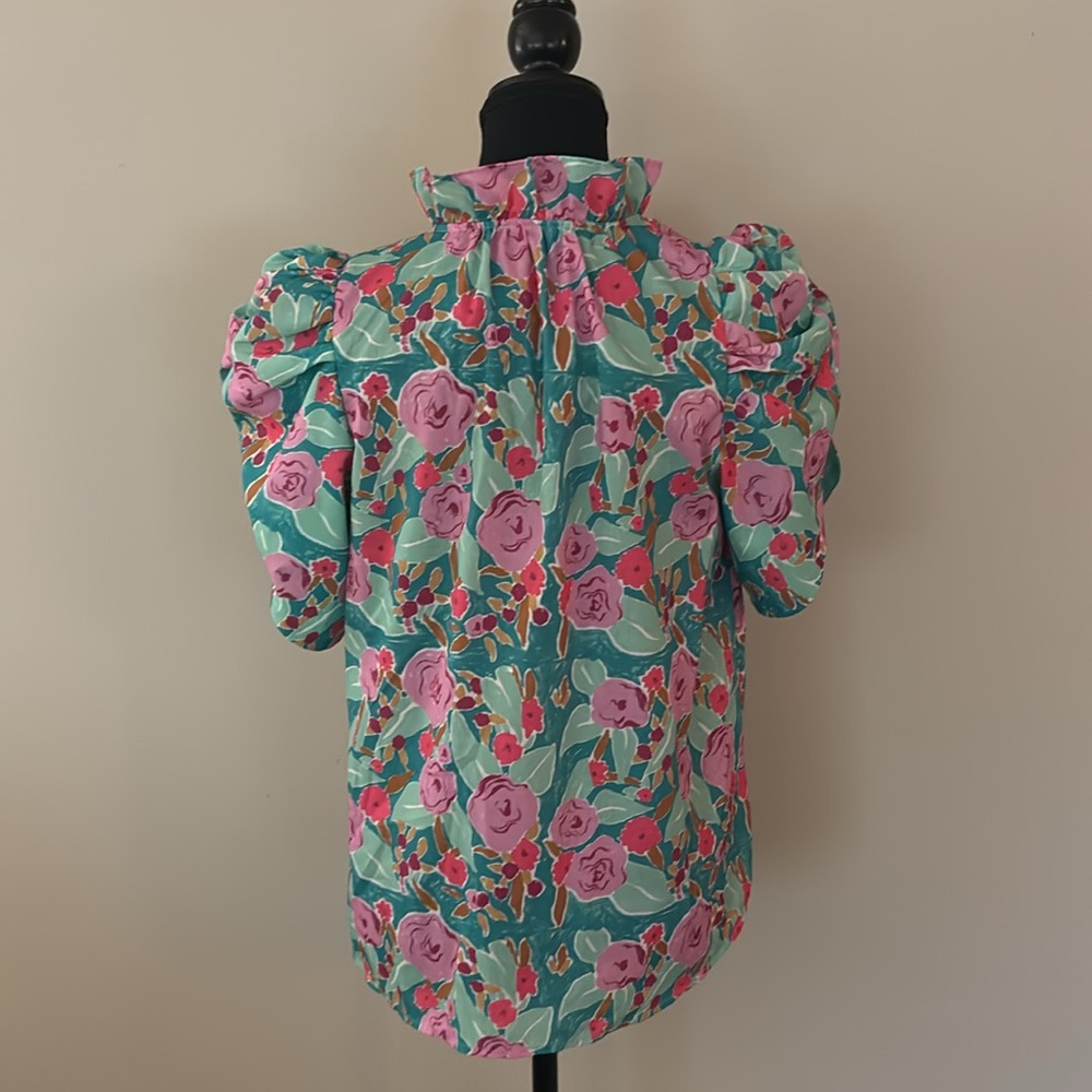 THML floral puff sleeve blouse size small NWT - Picture 2 of 5